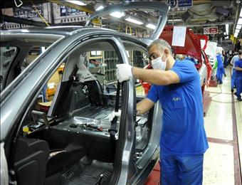 برنامه دولت برای افزایش تولید خودرو در کنترل قیمت‌ها موثر است