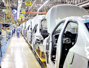 دوئل صمت با خودروسازان